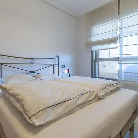 Amazing In The Modern Coruna Building, Near The Beach, Pool & Garage