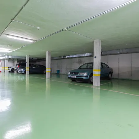 Amazing In The Modern Coruna Building, Near The Beach, Pool & Garage Apartment *
